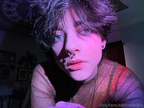 Zombby nude onlyfans pics