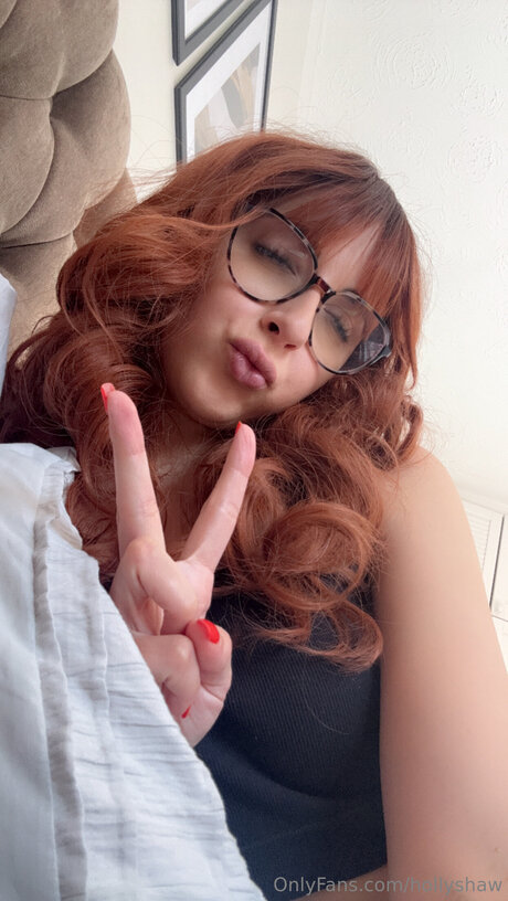 Clarawhitmore onlyfans leaj