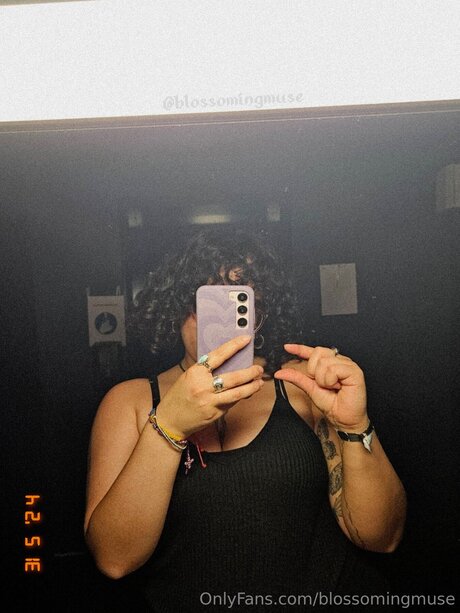 Blossomingmuse onlyfans model