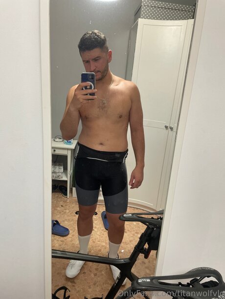 Titanwolfanss feet onlyfans