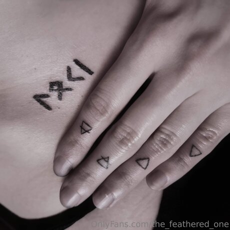 The Feathered One nude onlyfans pics