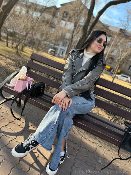 Emilyy Ly only fans sex