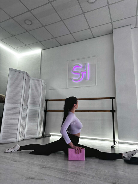 Emilyy Ly onlyfans joi