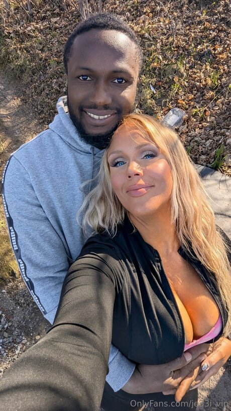 Je33i Vip onlyfans model images