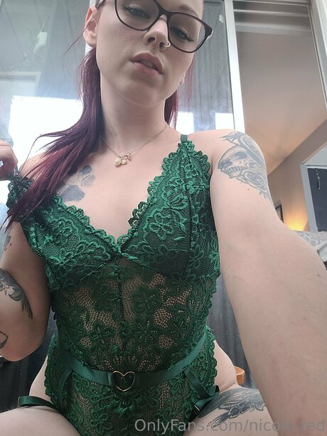 Nicole Red onlyfans.