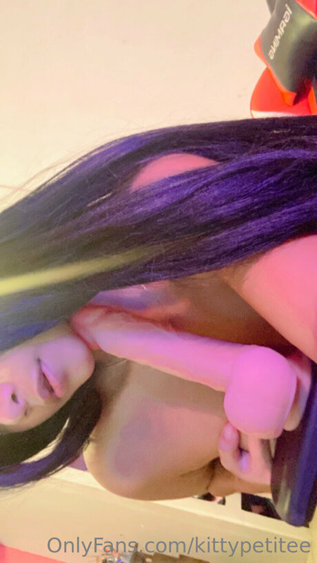 Kittypetitee onlyfans post