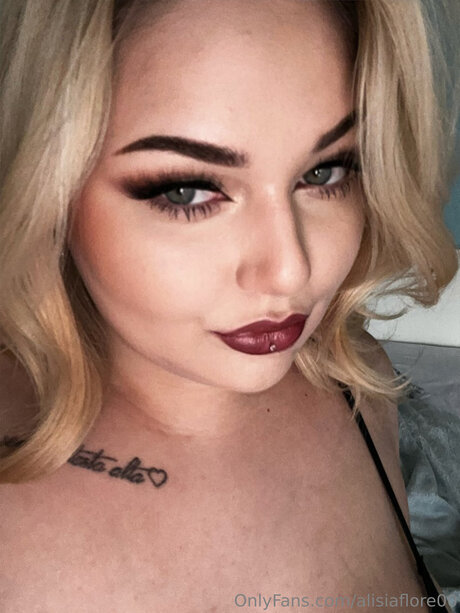 Alisiaflore00 onlyfans strip