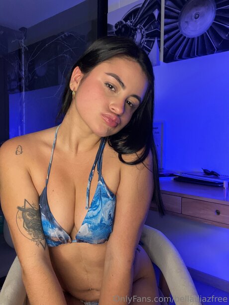 Belladiazfree onlyfans strip tease