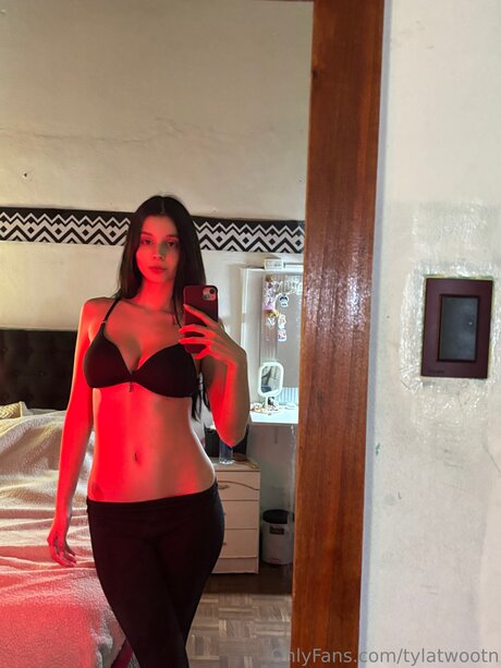 Tylatwootn tits onlyfans