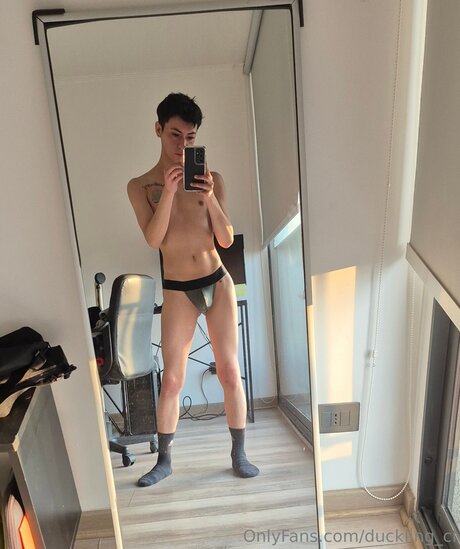 Duckling Cl onlyfans striptease