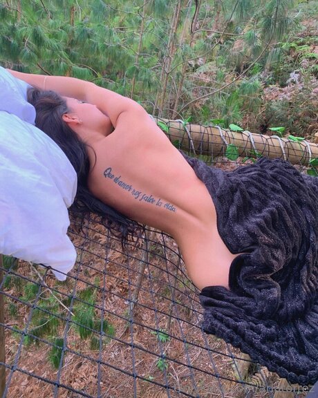 Ariatorrez nude onlyfans pics