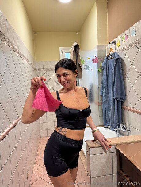 Mammacinzia leaked only fans