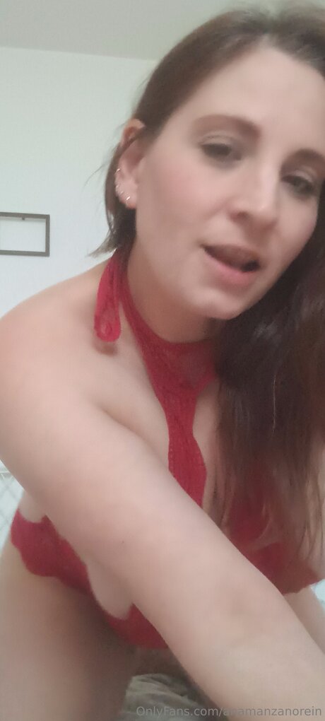Anamanzanorein onlyfans content