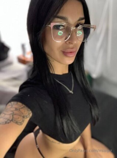Mialpz nude on onlyfans