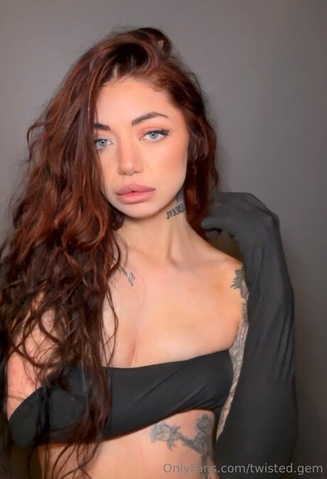 Twisted Gem onlyfans leaks
