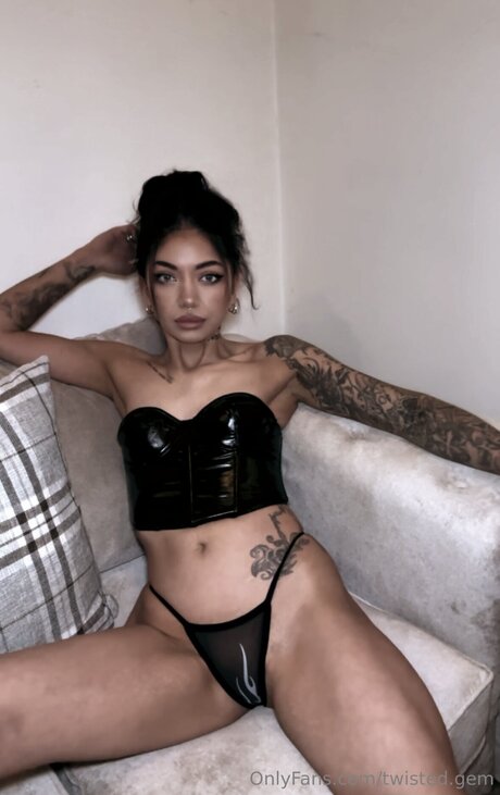 Twisted Gem onlyfans leaks