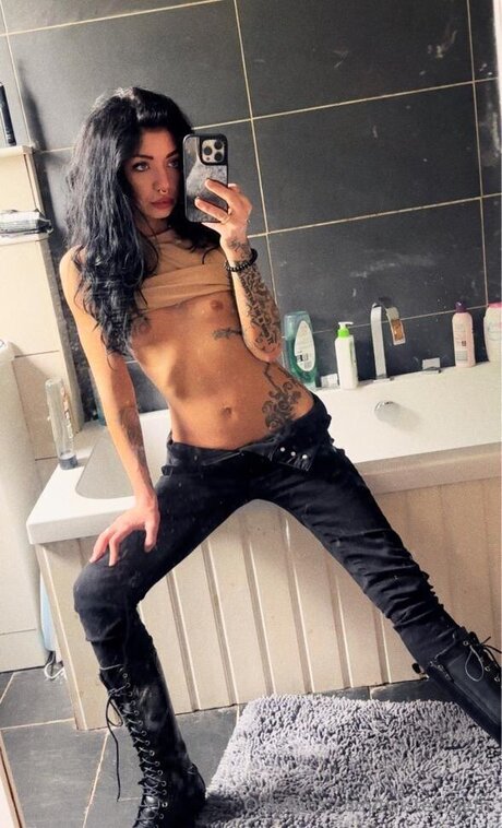 Twisted Gem onlyfans ass