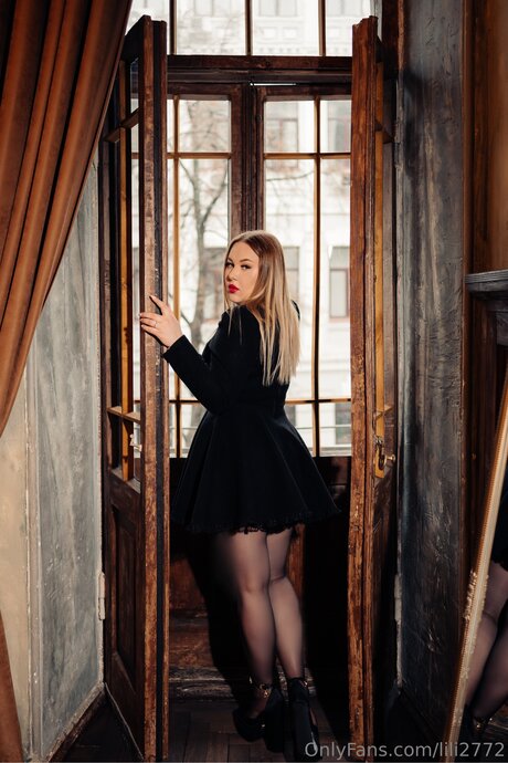 Lili2772 onlyfans model