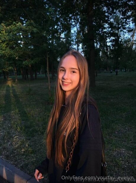 Yourfav Evelyn new onlyfans