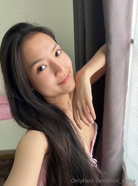 Mini Diana naked on onlyfans