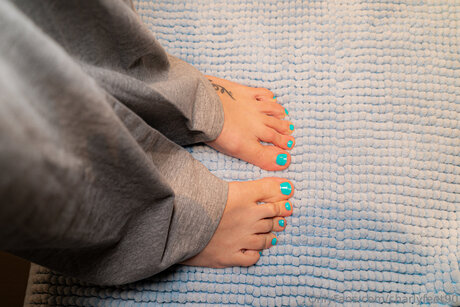 Charlyfeet90 leaks onlyfans