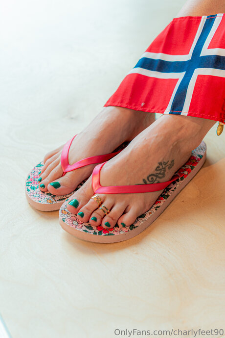 Charlyfeet90 onlyfans nude pics