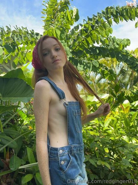 petite asian onlyfans hot glimpse