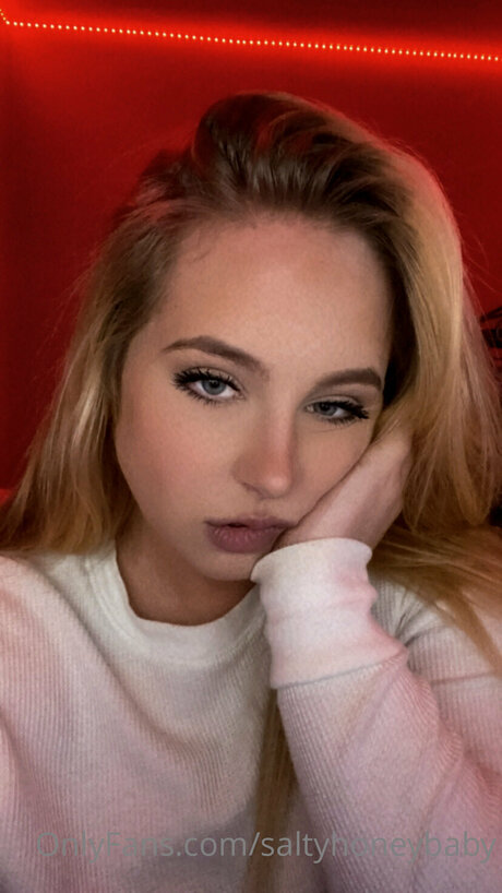 Saltyhoneybaby onlyfans porn leaks