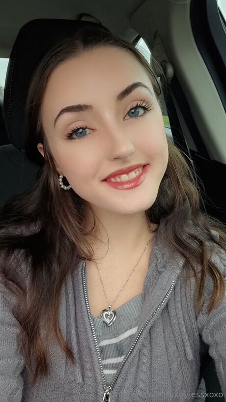 Bxbyjessxoxo onlyfans striptease