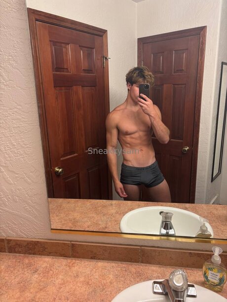 Sneakkysam new onlyfans