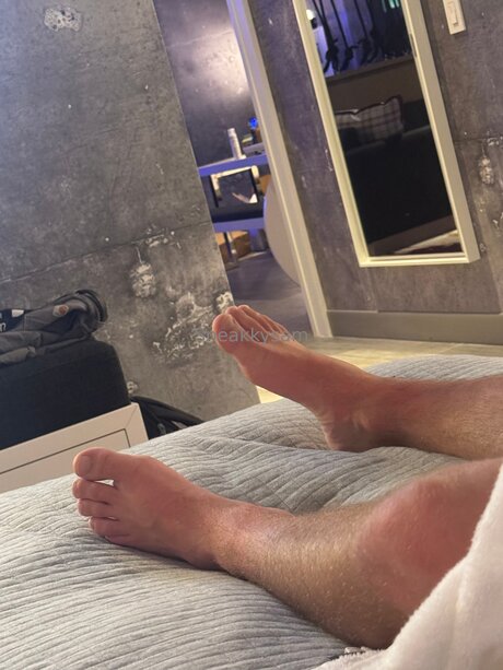 Sneakkysam sexy onlyfans