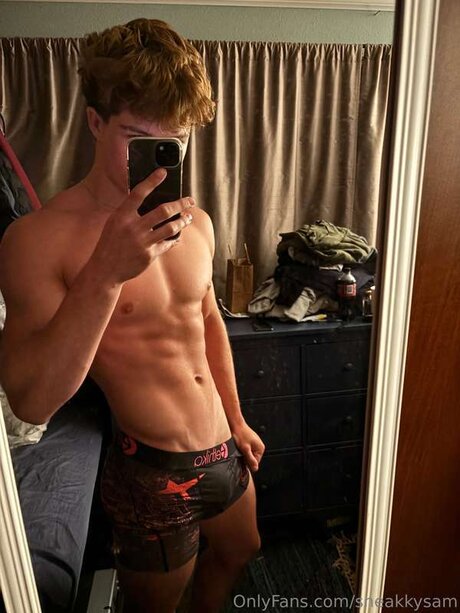 Sneakkysam only fans nudes