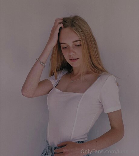 Arya Lune onlyfans naked pics