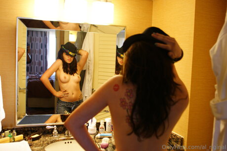 Flor Apassion onlyfans post