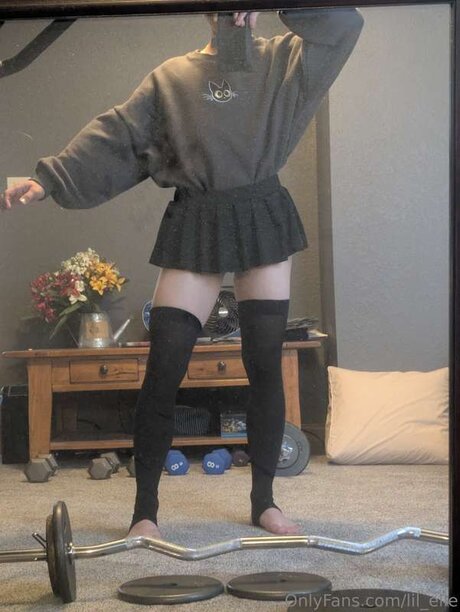 Lil Elle onlyfans strip tease