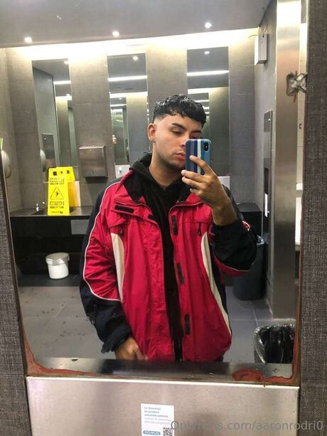 Aaronrodri0 onlyfans photo