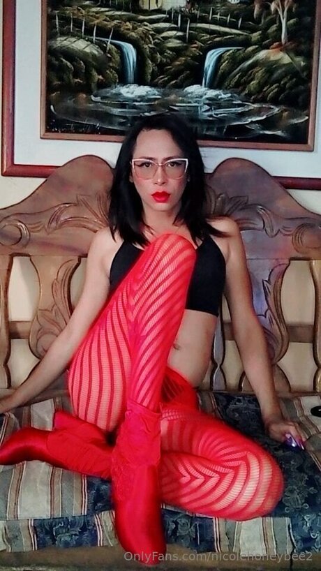 Nicolehoneybee2 only fans photos