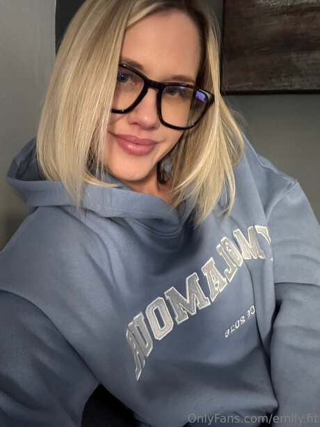 Emily Andersen onlyfans model photos