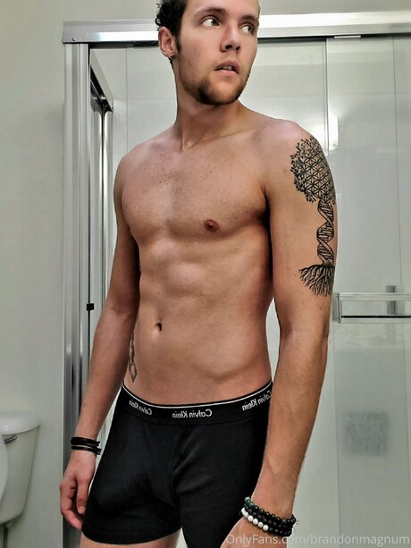Brandonmagnum ass onlyfans