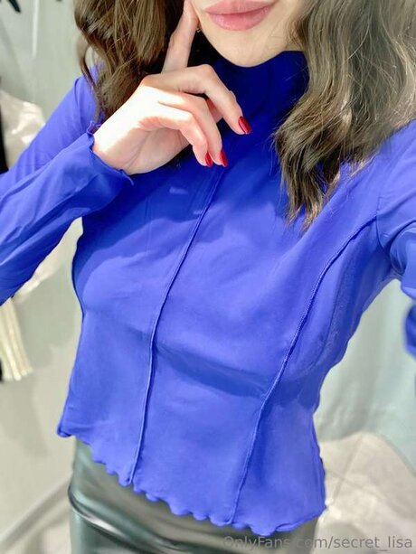 Secret Lisa onlyfans tits