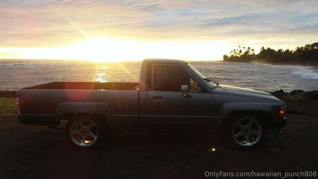 Hawaiian Punch808 onlyfans model images