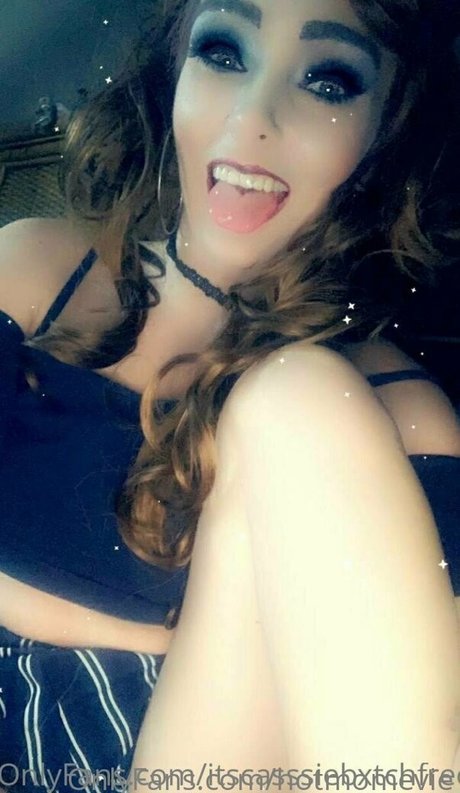 hotmomevie onlyfans model images