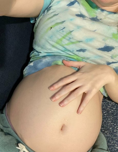 hotmomevie nude only fans