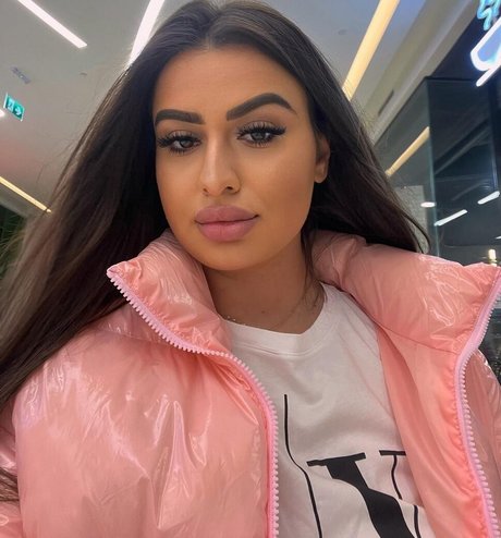 _b miruna only fans.