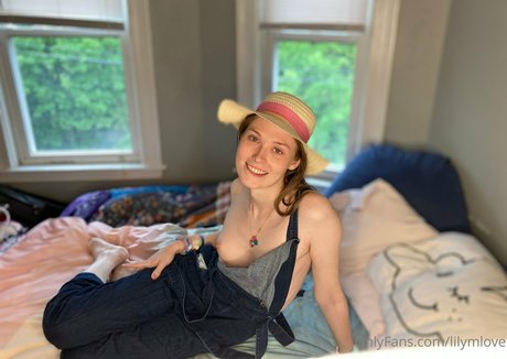 lilymlove onlyfans boobs