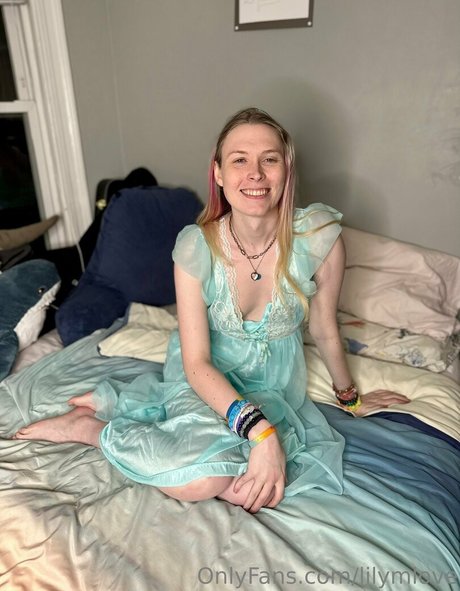 lilymlove onlyfans leaked tits