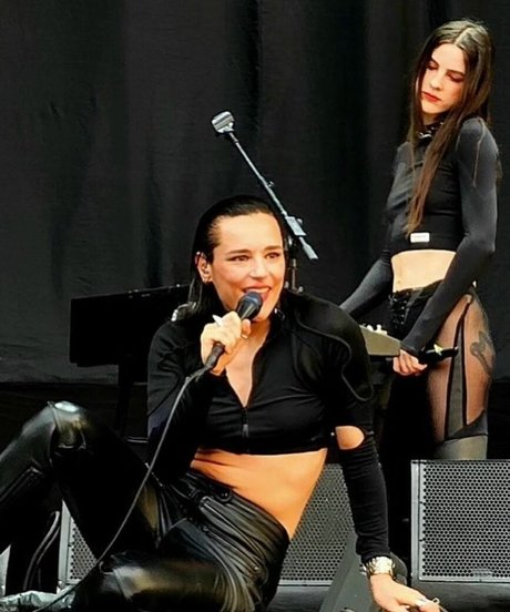 Jehnny Beth onlyfans content type