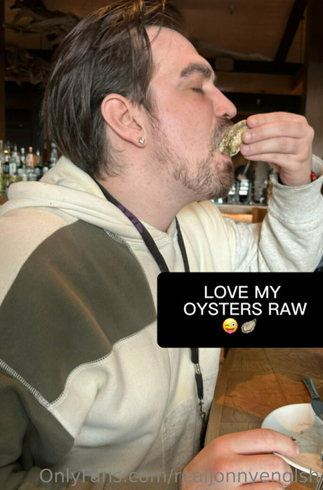 realjonnyenglsh  selfie