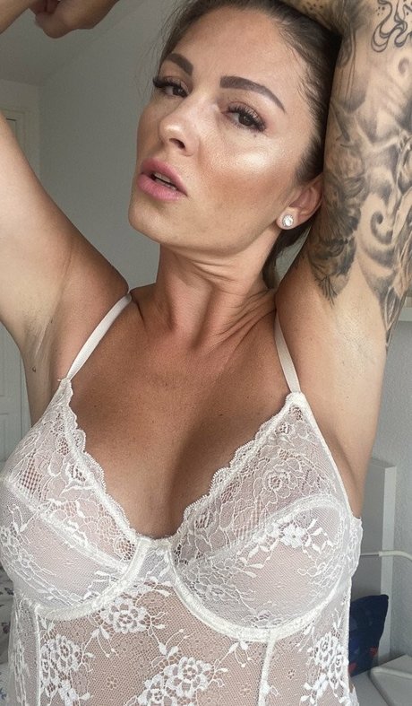 Sarah Step Mommy onlyfans model photos