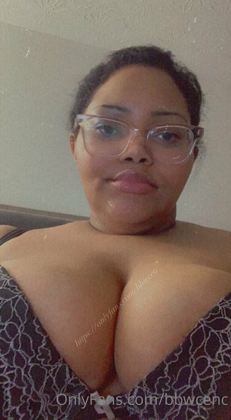 female influencer onlyfans nice glimpse